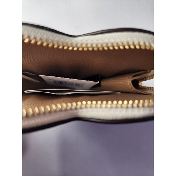 NWT Coach CP480 Heart Coin Case In Signature Canvas With Heart Print - Picture 3 of 3